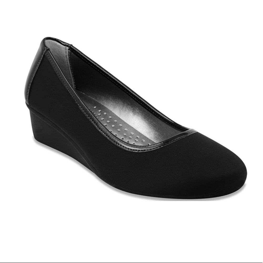 LONDON FOG  Dress Wedge shoes size 7 # box C423